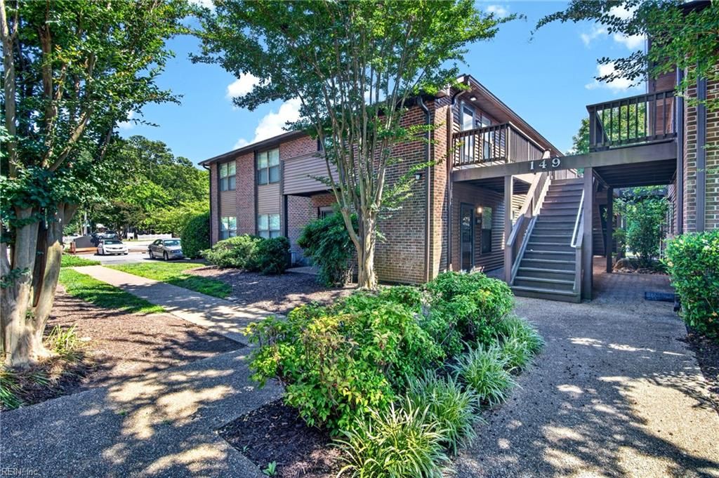 149 Windsor Castle Dr Apt E, Newport News, VA 23608