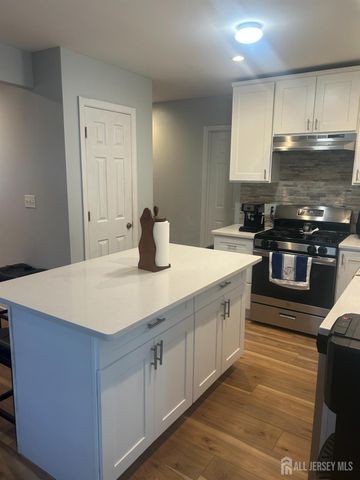 140 S Robert Street, Sewaren, NJ 07077