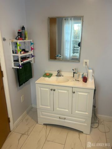 140 S Robert Street, Sewaren, NJ 07077