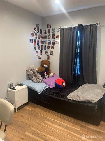 140 S Robert Street, Sewaren, NJ 07077