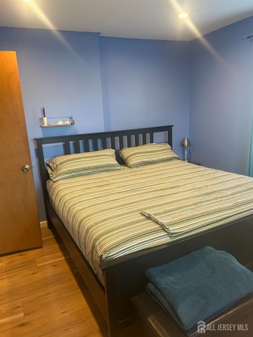 140 S Robert Street, Sewaren, NJ 07077