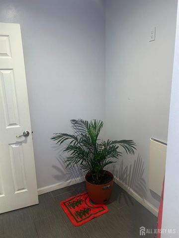 140 S Robert Street, Sewaren, NJ 07077