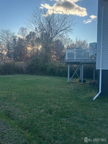 140 S Robert Street, Sewaren, NJ 07077