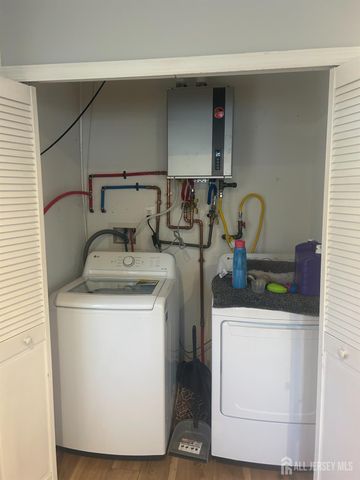 140 S Robert Street, Sewaren, NJ 07077