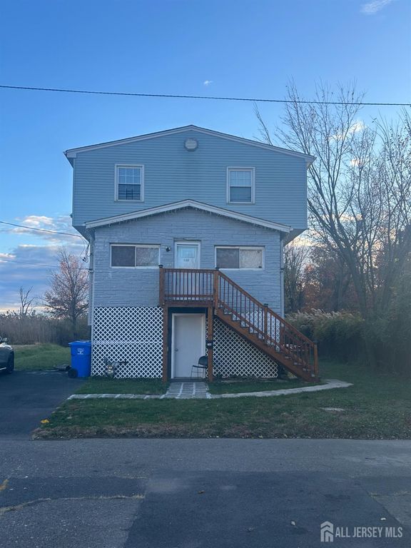 140 S Robert Street, Sewaren, NJ 07077