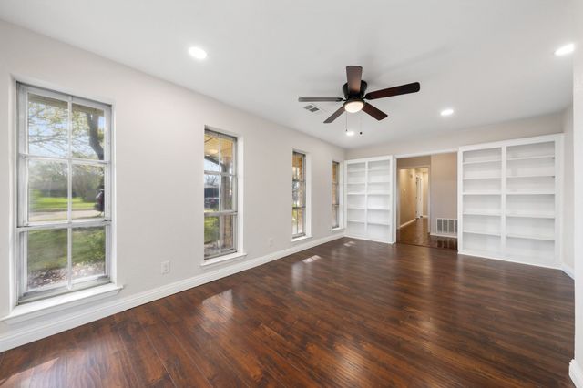 501 Tanglewood Drive S, Irving, TX 75061