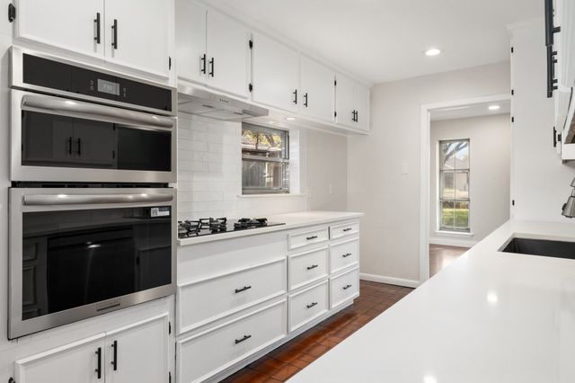 501 Tanglewood Drive S, Irving, TX 75061