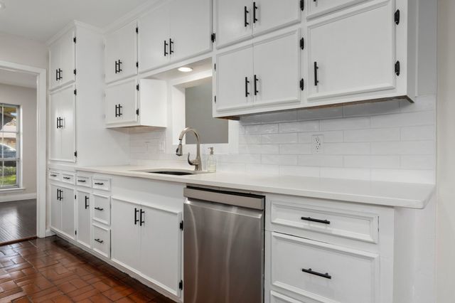 501 Tanglewood Drive S, Irving, TX 75061