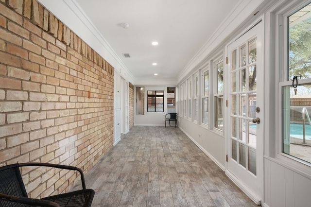 501 Tanglewood Drive S, Irving, TX 75061