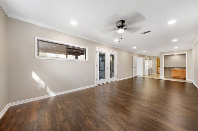 501 Tanglewood Drive S, Irving, TX 75061