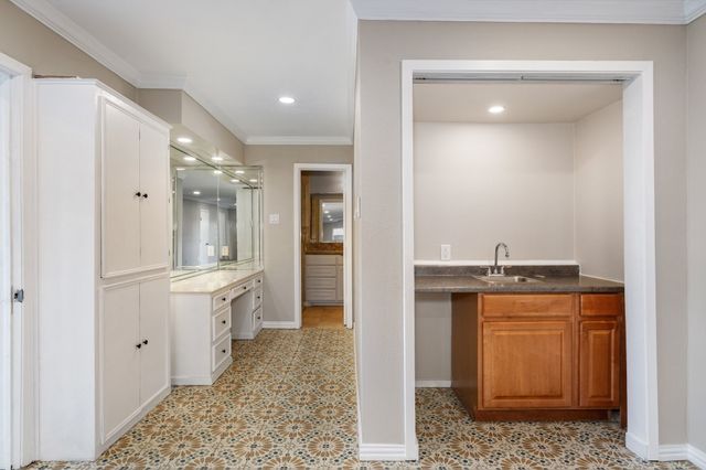 501 Tanglewood Drive S, Irving, TX 75061