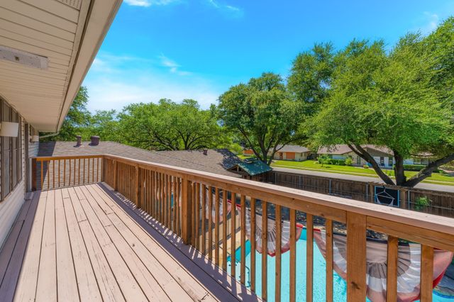 501 Tanglewood Drive S, Irving, TX 75061