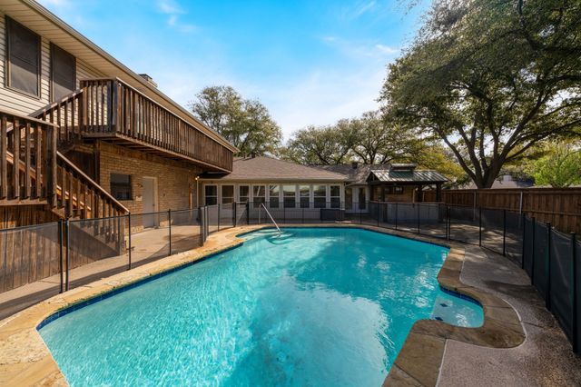 501 Tanglewood Drive S, Irving, TX 75061