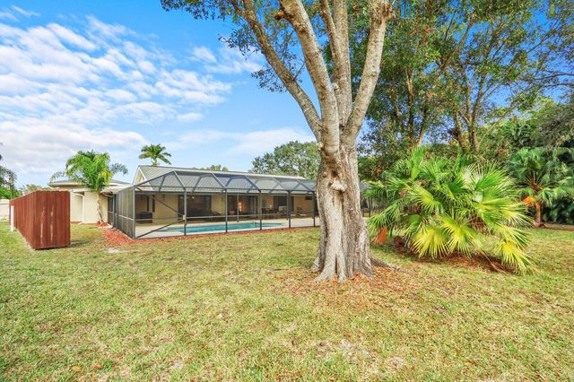 3060 SE Darien Road, Port St Lucie, FL 34952