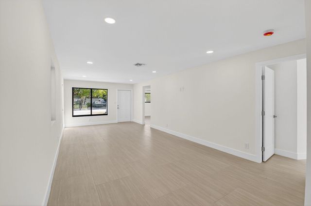 122 SW 9th Avenue, Delray Beach, FL 33444