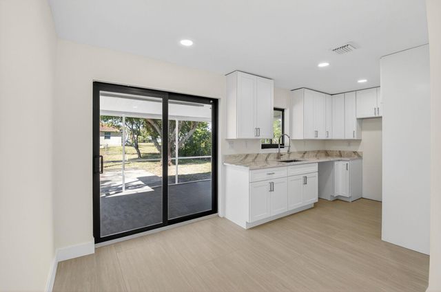 122 SW 9th Avenue, Delray Beach, FL 33444