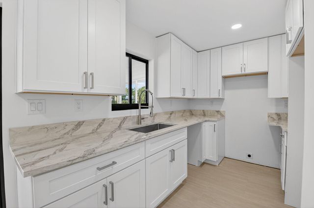 122 SW 9th Avenue, Delray Beach, FL 33444