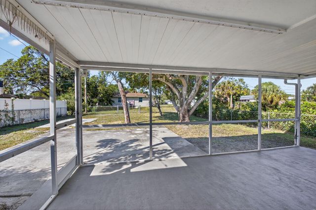 122 SW 9th Avenue, Delray Beach, FL 33444