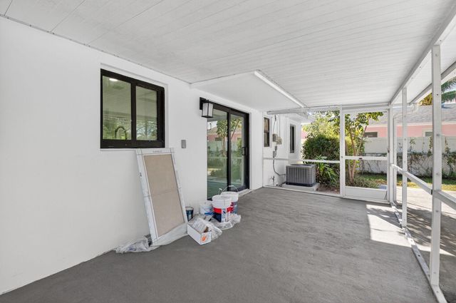 122 SW 9th Avenue, Delray Beach, FL 33444