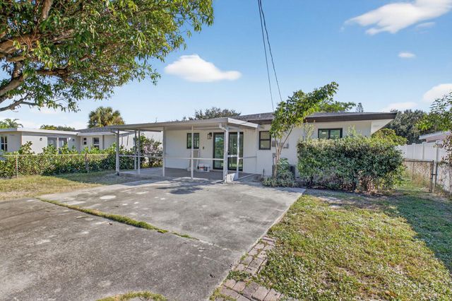 122 SW 9th Avenue, Delray Beach, FL 33444