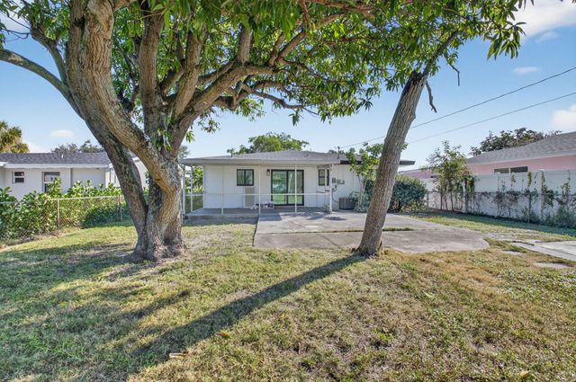 122 SW 9th Avenue, Delray Beach, FL 33444