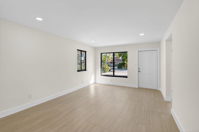 122 SW 9th Avenue, Delray Beach, FL 33444