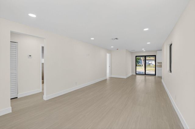 122 SW 9th Avenue, Delray Beach, FL 33444