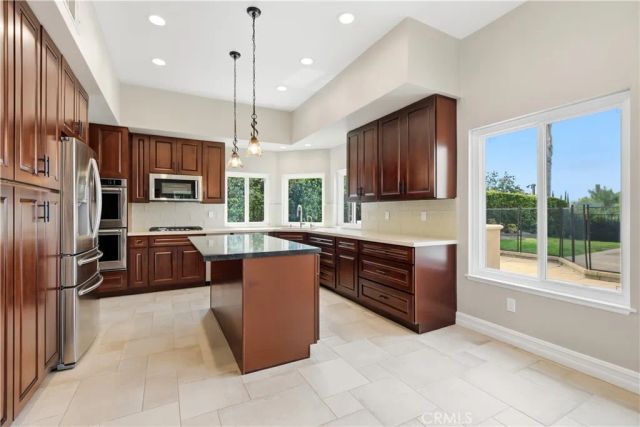 22557 Uhea, Woodland Hills, CA 91364