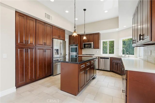 22557 Uhea, Woodland Hills, CA 91364
