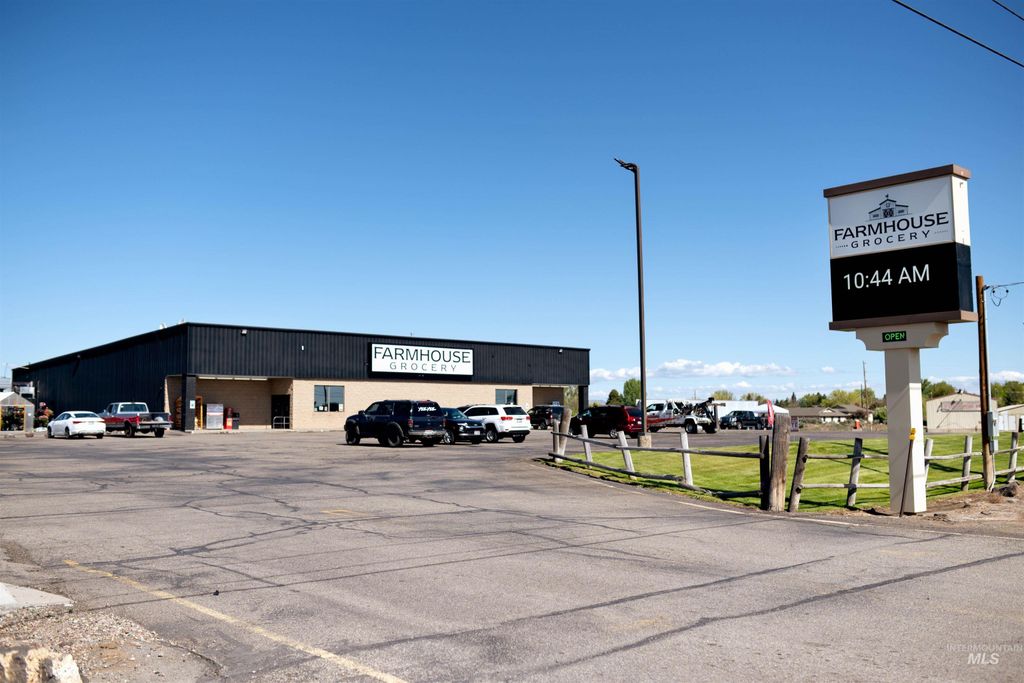 904 S Greenwood Street, Shoshone, ID 83352