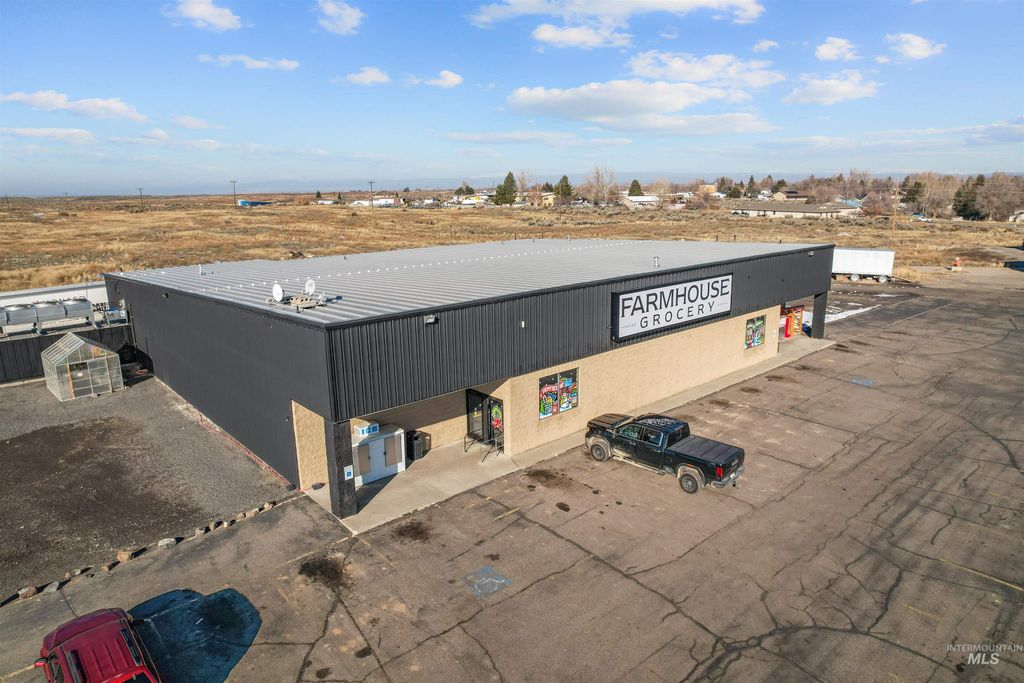 904 S Greenwood Street, Shoshone, ID 83352 photo 2