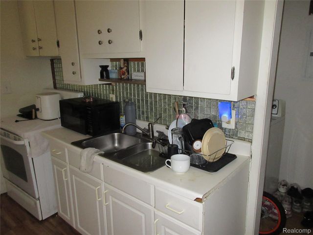 13114 Sidonie Avenue, Warren, MI 48089