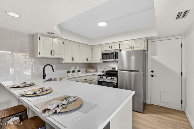 7220 E MARY SHARON Drive 111, Scottsdale, AZ 85266