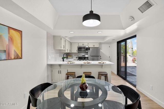 7220 E MARY SHARON Drive 111, Scottsdale, AZ 85266