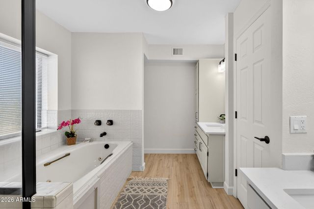 7220 E MARY SHARON Drive 111, Scottsdale, AZ 85266