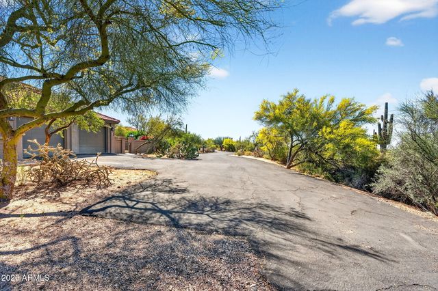 7220 E MARY SHARON Drive 111, Scottsdale, AZ 85266