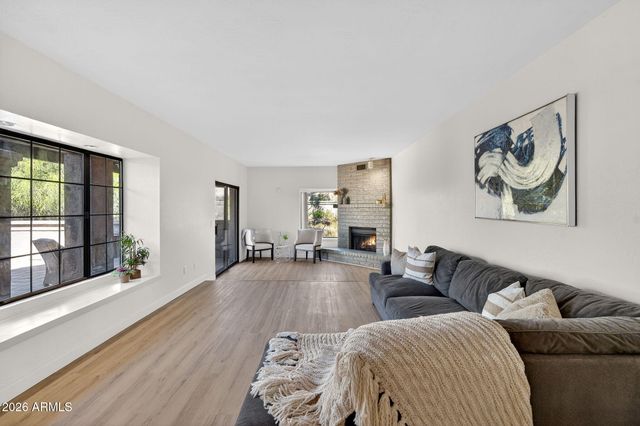 7220 E MARY SHARON Drive 111, Scottsdale, AZ 85266