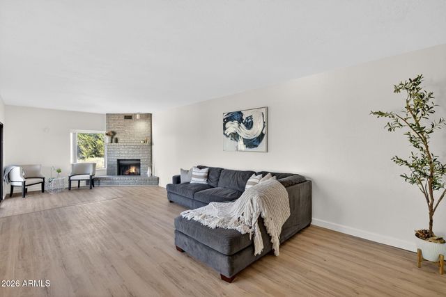 7220 E MARY SHARON Drive 111, Scottsdale, AZ 85266