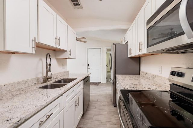 1903 30TH AVENUE N, St Petersburg, FL 33713