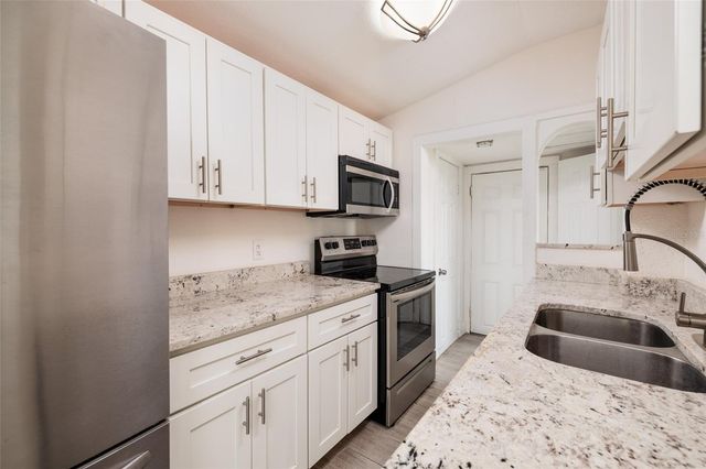 1903 30TH AVENUE N, St Petersburg, FL 33713