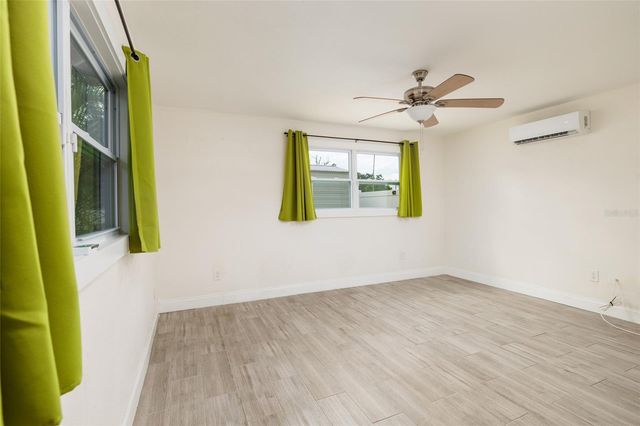 1903 30TH AVENUE N, St Petersburg, FL 33713