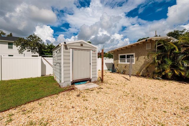 1903 30TH AVENUE N, St Petersburg, FL 33713