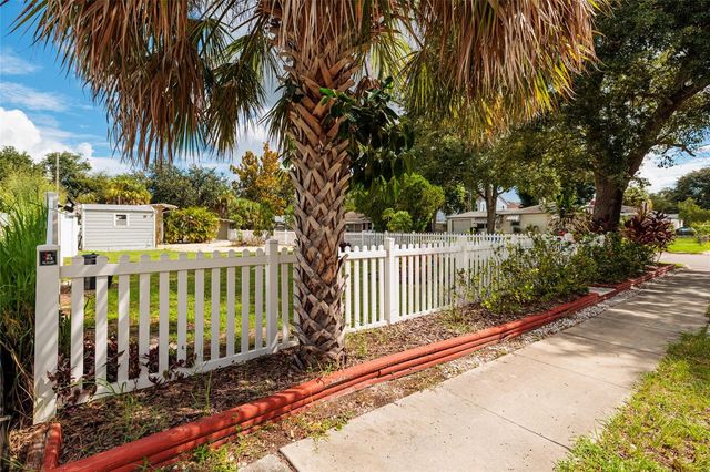1903 30TH AVENUE N, St Petersburg, FL 33713