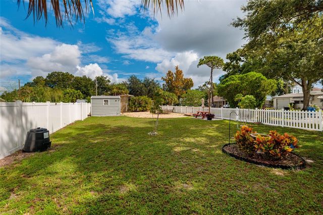 1903 30TH AVENUE N, St Petersburg, FL 33713