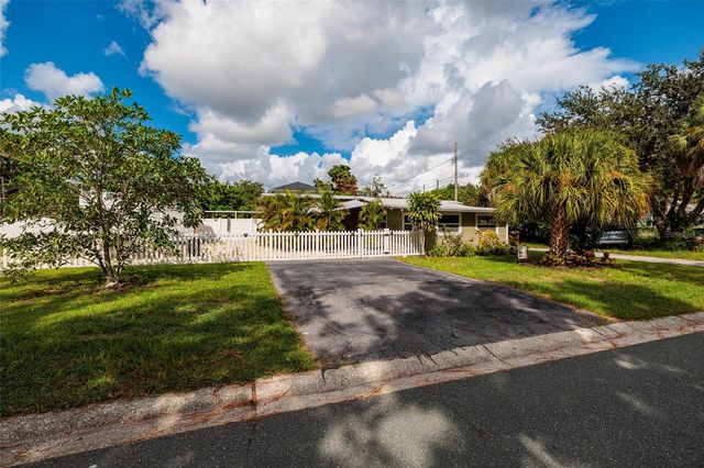 1903 30TH AVENUE N, St Petersburg, FL 33713