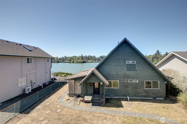 639 Lake Island Avenue SE, Ocean Shores, WA 98569