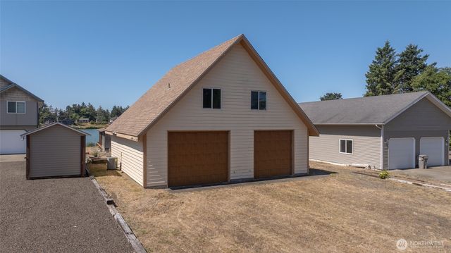 639 Lake Island Avenue SE, Ocean Shores, WA 98569