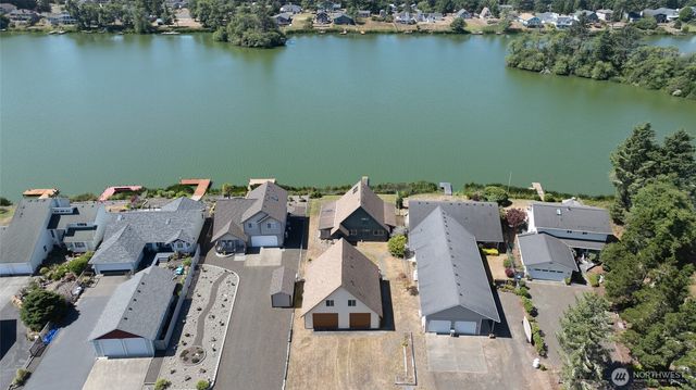 639 Lake Island Avenue SE, Ocean Shores, WA 98569