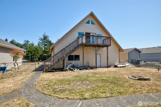 639 Lake Island Avenue SE, Ocean Shores, WA 98569