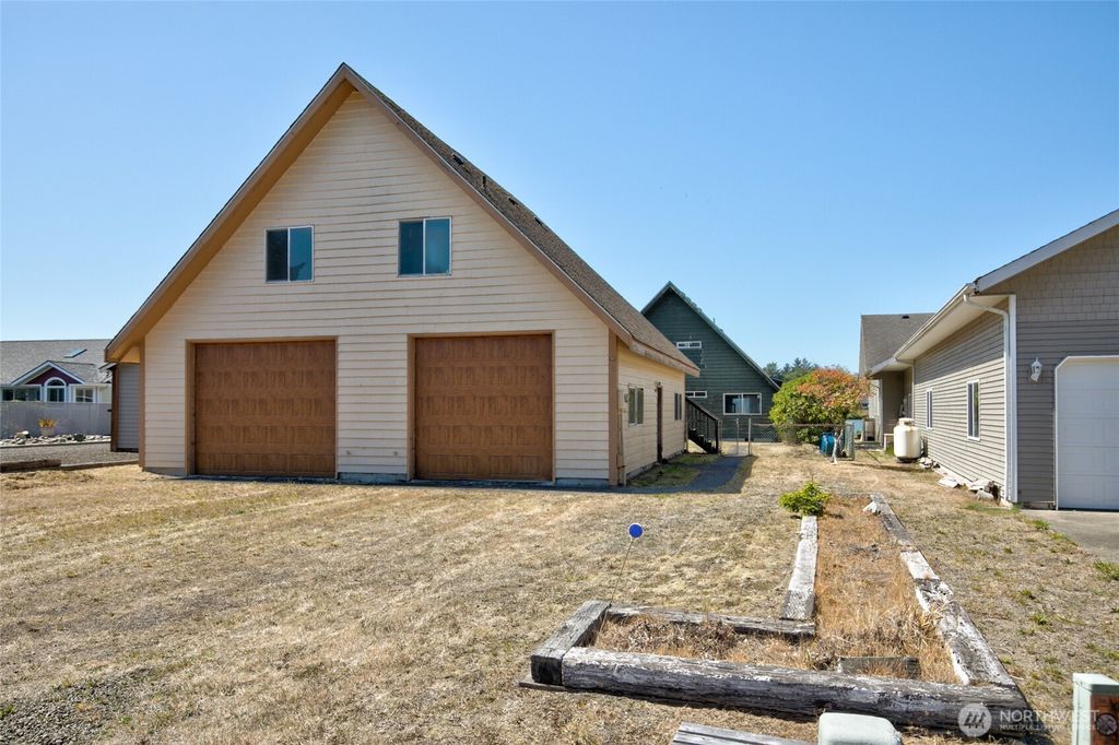 639 Lake Island Avenue SE, Ocean Shores, WA 98569